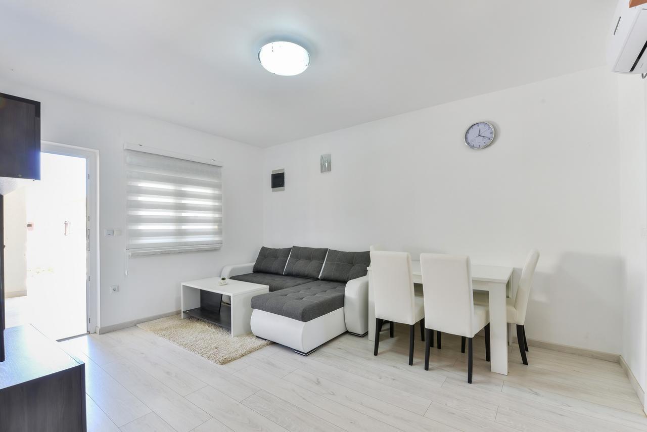 Apartments Lucica Vir Exterior photo