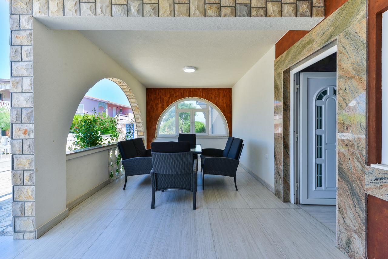 Apartments Lucica Vir Exterior photo