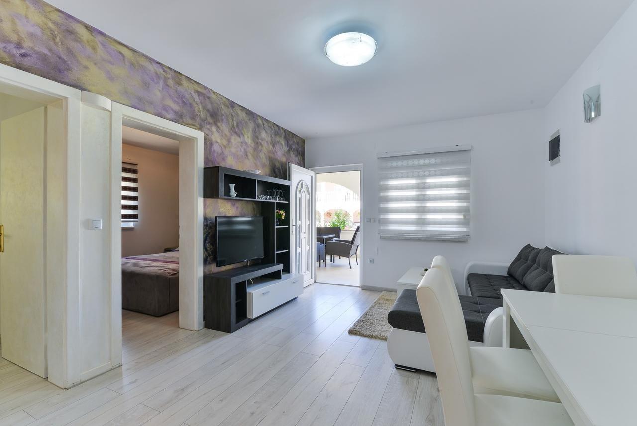 Apartments Lucica Vir Exterior photo